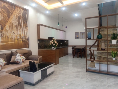  Chính chủ bán căn nhà 3 tầng ngõ Phố Nguyễn Chí Thanh -  Tân Bình 1