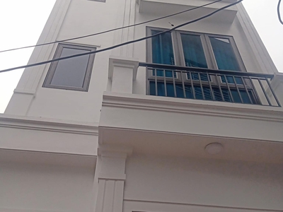  Chính chủ bán căn nhà 3 tầng ngõ Phố Nguyễn Chí Thanh -  Tân Bình 2