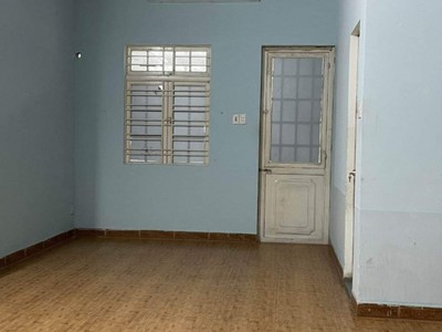 Cho thuê nhà 2 tầng mặt tiền đường 10m5 huỳnh tấn phát, hải châu 3
