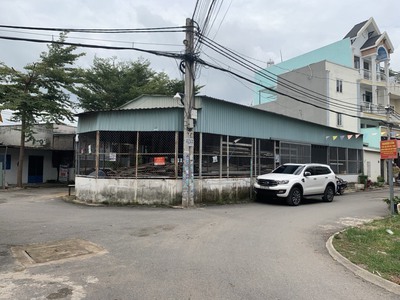 Lô đất 3 mặt tiền HXH đình phong phú DT 126m giá tốt 0