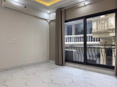 Bán nhà Phường Bồ Đề, Long Biên, Hà Nội DT:51m2, MT:4.3m. Giá chào bán  nhỉnh 6 tỷ. 1