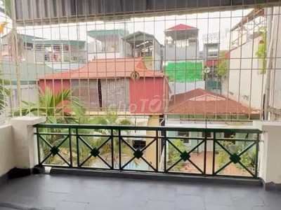 Cho thuê nhà 3,5 tầng ngõ 127 Hào Nam, Đống Đa 1