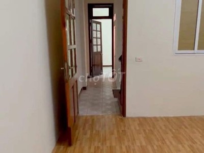 Cho thuê nhà 3,5 tầng ngõ 127 Hào Nam, Đống Đa 0