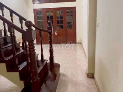 Cho thuê nhà 3,5 tầng ngõ 127 Hào Nam, Đống Đa 2