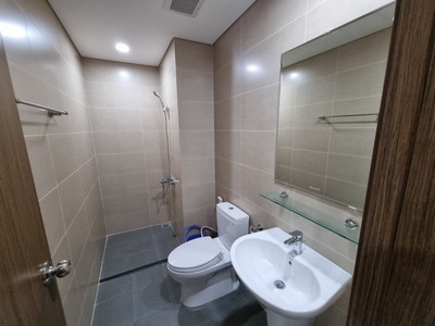 Tôi cần bán căn 2n hướng đông nam tại tòa dv01 rosetown ngọc hồi. giá 2,6x tỷ x mini 3