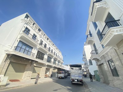 Bán nhà mặt tiền 1 trệt 1 lầu 1 trệt 3 lầu tại dự án chợ Thới Lai Mới 3