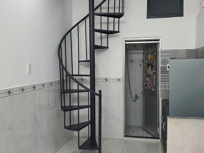 Cho thuê pjongf khép kín chính chủ t2 58
