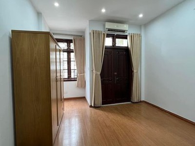 Cho thuê pjongf khép kín chính chủ t2 118