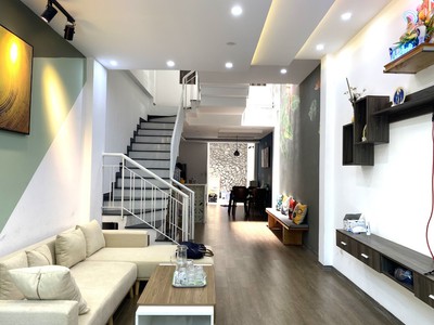 Bán gấp nhà 3 tầng, mới, đẹp ở ngay, ô tô đỗ cửa cù chính lan, thanh khê, chỉ 3 tỷ 3 còn thương 1