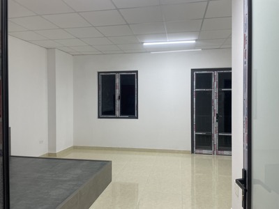 Cho thuê pjongf khép kín chính chủ t2 79