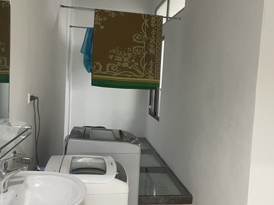 Cho thuê pjongf khép kín chính chủ t2 82