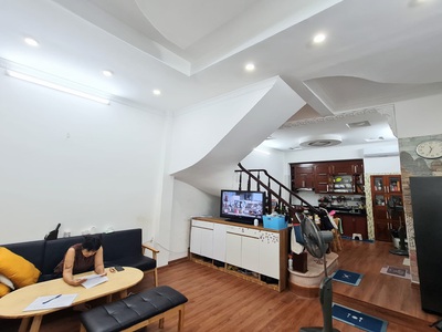 Cho thuê pjongf khép kín chính chủ t2 1300