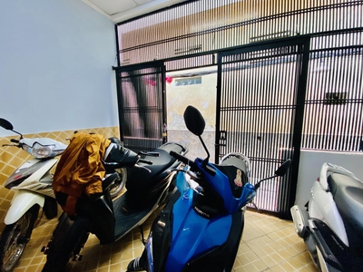Cho thuê pjongf khép kín chính chủ t2 1004
