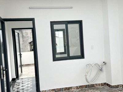 Cho thuê pjongf khép kín chính chủ t2 855