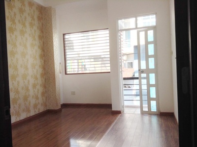 Cho thuê pjongf khép kín chính chủ t2 657