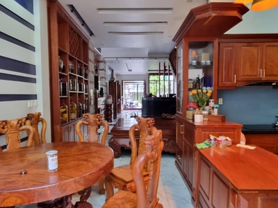 Cho thuê pjongf khép kín chính chủ t2 173