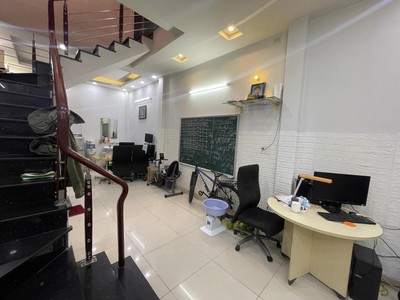 Cho thuê pjongf khép kín chính chủ t2 538