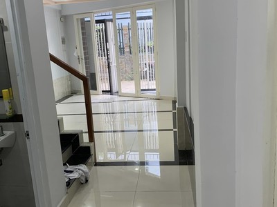 Cho thuê pjongf khép kín chính chủ t2 1311