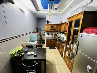 Cho thuê pjongf khép kín chính chủ t2 1226