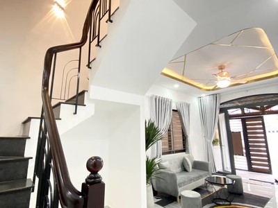 Cho thuê pjongf khép kín chính chủ t2 588