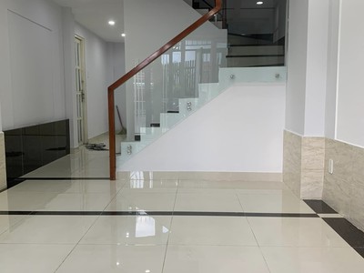 Cho thuê pjongf khép kín chính chủ t2 1310