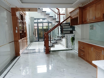 Cho thuê pjongf khép kín chính chủ t2 820