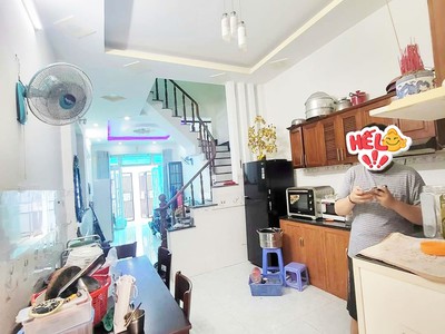Cho thuê pjongf khép kín chính chủ t2 235
