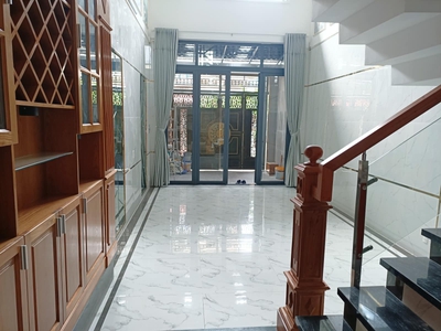 Cho thuê pjongf khép kín chính chủ t2 822