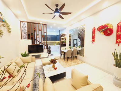 Cho thuê pjongf khép kín chính chủ t2 764