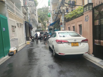 Cho thuê pjongf khép kín chính chủ t2 968