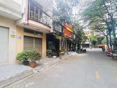 Cho thuê pjongf khép kín chính chủ t2 189
