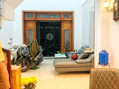 Cho thuê pjongf khép kín chính chủ t2 163