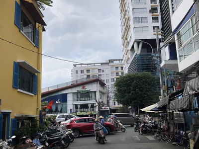 Cho thuê pjongf khép kín chính chủ t2 621