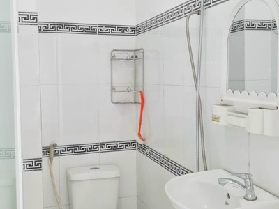 Cho thuê pjongf khép kín chính chủ t2 664