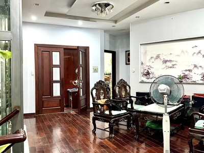 Cho thuê pjongf khép kín chính chủ t2 316