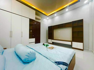 Cho thuê pjongf khép kín chính chủ t2 453