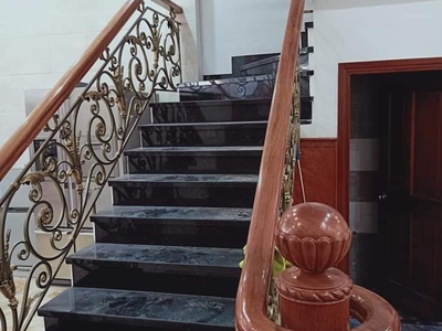 Cho thuê pjongf khép kín chính chủ t2 421