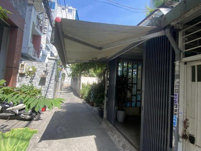 Cho thuê pjongf khép kín chính chủ t2 633