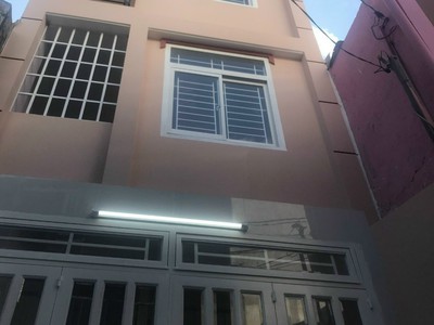 Cho thuê pjongf khép kín chính chủ t2 790