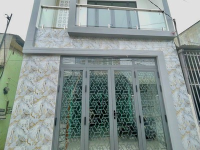 Cho thuê pjongf khép kín chính chủ t2 805