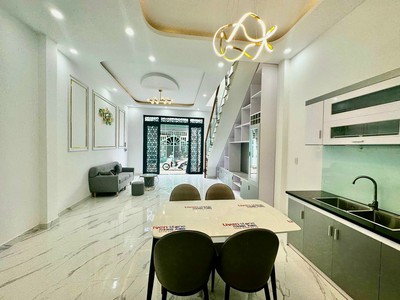 Cho thuê pjongf khép kín chính chủ t2 807