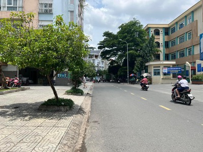 Cho thuê pjongf khép kín chính chủ t2 592