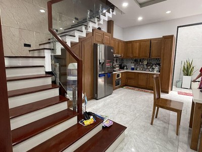 Cho thuê pjongf khép kín chính chủ t2 463