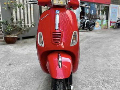 Vespa S 150cc đèn vuông màu đỏ 0