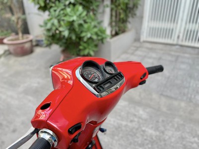 Vespa S 150cc đèn vuông màu đỏ 3