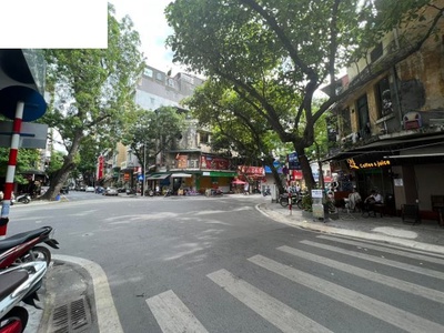 Cho thuê pjongf khép kín chính chủ t2 2312