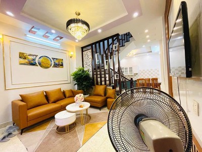 Cho thuê pjongf khép kín chính chủ t2 1589