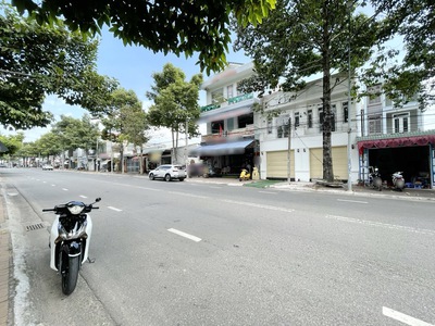 Cho thuê pjongf khép kín chính chủ t2 2140