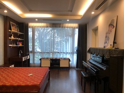 Cho thuê pjongf khép kín chính chủ t2 2079