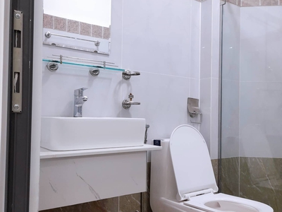 Cho thuê pjongf khép kín chính chủ t2 1714